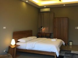 4 Schlafzimmer Reihenhaus zu vermieten im Baan Maneekram-Jomthong Thani, Wichit