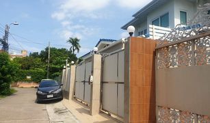 4 Bedrooms House for sale in Thanon Nakhon Chaisi, Bangkok 