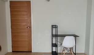 曼谷 曼磅 Modern Condo Kalapapruek-Kamnanmant 3 开间 公寓 售 