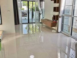 3 Bedroom Townhouse for sale at The Colors Bangna-Wongwaen, Bang Phli Yai