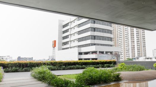 图片 3 of the Communal Garden Area at Movenpick Residences Ekkamai