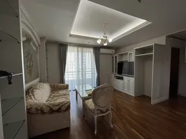 1 Bedroom Condo for rent at Baan Na Varang, Lumphini, Pathum Wan