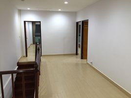 3 Bedroom Townhouse for rent in Suan Plern Market, Khlong Tan, Khlong Tan