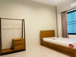 3 Schlafzimmer Reihenhaus zu vermieten in Chiang Mai, Mae Hia, Mueang Chiang Mai, Chiang Mai