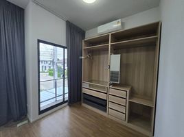 3 Schlafzimmer Reihenhaus zu verkaufen im Grande Pleno Suksawat-Rama 3, Bang Mot, Thung Khru, Bangkok