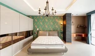3 chambres Condominium a vendre à Phra Khanong Nuea, Bangkok Chaiyapruk Place