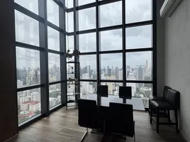 2 спален Кондо в аренду в The Lofts Asoke, Khlong Toei Nuea