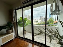 2 Bedroom Apartment for rent at Phasuk Tower Condominium, Sam Sen Nai