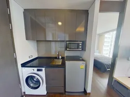 1 Bedroom Condo for rent at The Lumpini 24, Khlong Tan