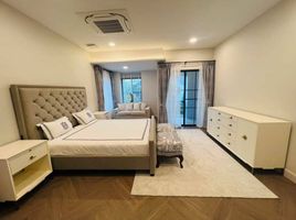 4 Bedroom House for sale at Nantawan Rama 9 - New Krungthepkretha, Saphan Sung
