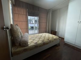 คอนโด 2 ห้องนอน ให้เช่า ในโครงการ นาวิน คอร์ท, ลุมพินี