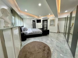 3 Bedroom Apartment for sale at Ruamchok Condo View 2, Nong Prue