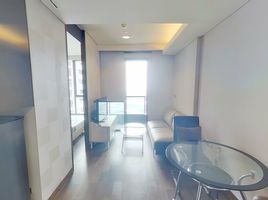 1 Bedroom Condo for sale at The Lumpini 24, Khlong Tan