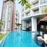 1 Schlafzimmer Appartement zu vermieten im Sky Walk Residences, Phra Khanong Nuea, Watthana