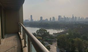 2 Bedrooms Condo for sale in Khlong Toei, Bangkok The Lakes