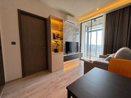 1 Bedroom Apartment for sale at Rhythm Ekkamai Estate, Khlong Tan Nuea