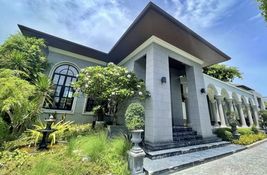 4 bedroom House for sale in Nonthaburi, Thailand