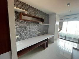 1 Bedroom Apartment for sale at The Green Places Condominium, Ratsada