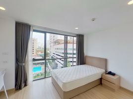 2 Bedroom Condo for rent at Azure Sukhumvit 39, Khlong Tan Nuea