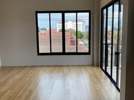 5 Bedroom Townhouse for sale in Phuket Town, Phuket, Wichit, Phuket Town
