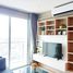 1 Schlafzimmer Appartement zu vermieten im Sky Walk Residences, Phra Khanong Nuea, Watthana
