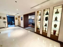 3 Bedroom Apartment for sale at Kallista Mansion, Khlong Toei Nuea