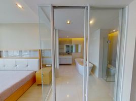 1 Bedroom Condo for sale at The Room Sukhumvit 21, Khlong Toei Nuea