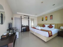 31 Bedroom Hotel for sale in Warorot Market, Chang Moi, Chang Moi