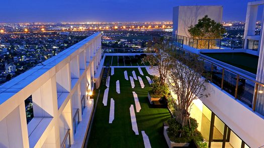 图片 1 of the Communal Garden Area at KnightsBridge Sky River Ocean