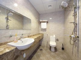 2 Bedroom Apartment for sale at Dubai star, Lake Almas West