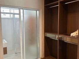 3 Schlafzimmer Reihenhaus zu vermieten im Baan Klang Muang Sathorn-Taksin 2, Bang Kho, Chom Thong, Bangkok, Thailand