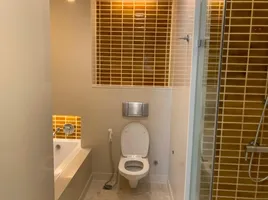 1 спален Кондо в аренду в Chatrium Residence Riverside, Wat Phraya Krai