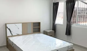 曼谷 Khlong Kum Thanasin Village 3 卧室 联排别墅 售 