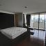 2 Schlafzimmer Wohnung zu vermieten im Newton Tower, Khlong Toei