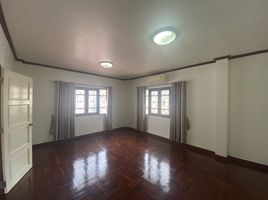 5 Schlafzimmer Haus zu verkaufen im Laphawan 9, Lahan