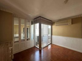 4 Bedroom Condo for sale at Baan Kasemsan 1, Wang Mai