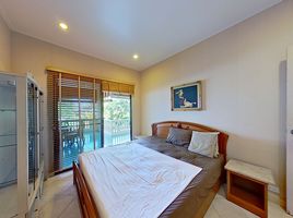 2 Bedroom Apartment for sale at Baan Somprasong, Na Chom Thian