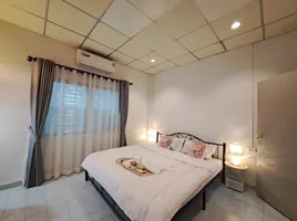 2 Schlafzimmer Haus zu vermieten im Baan Maneekram-Jomthong Thani, Wichit