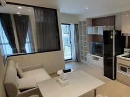 1 спален Кондо в аренду в Runesu Thonglor 5, Khlong Tan Nuea, Щаттхана