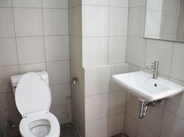 Студия Кондо в аренду в Pacific Apartment S36, Khlong Tan