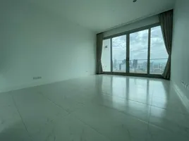 2 Bedroom Condo for rent at 185 Rajadamri, Lumphini