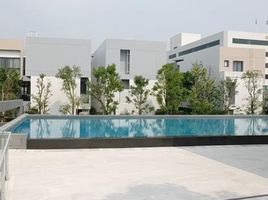4 Bedroom House for sale at Parc Priva , Huai Khwang