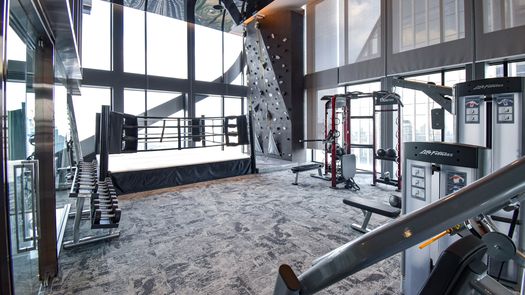 Visite guidée en 3D of the Fitnessstudio at The Esse at Singha Complex