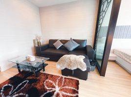 Studio Apartment for rent at Sky Walk Residences, Phra Khanong Nuea