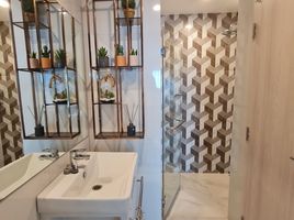 2 Bedroom Condo for sale at Life Asoke, Bang Kapi, Huai Khwang, Bangkok, Thailand