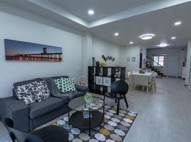 2 спален Таунхаус в аренду в Patan TownHome, Pa Tan