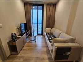 1 Schlafzimmer Appartement zu vermieten im Oka Haus, Khlong Tan