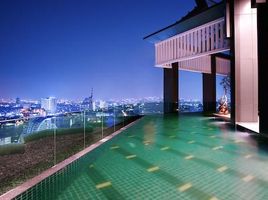 2 Bedroom Condo for sale at Rhythm Sathorn, Thung Wat Don