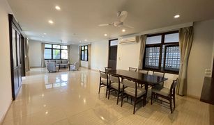 3 Bedrooms House for sale in Khlong Toei Nuea, Bangkok 