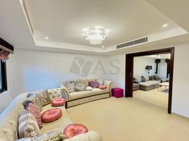 4 Schlafzimmer Villa zu verkaufen im Granada, Mina Al Arab